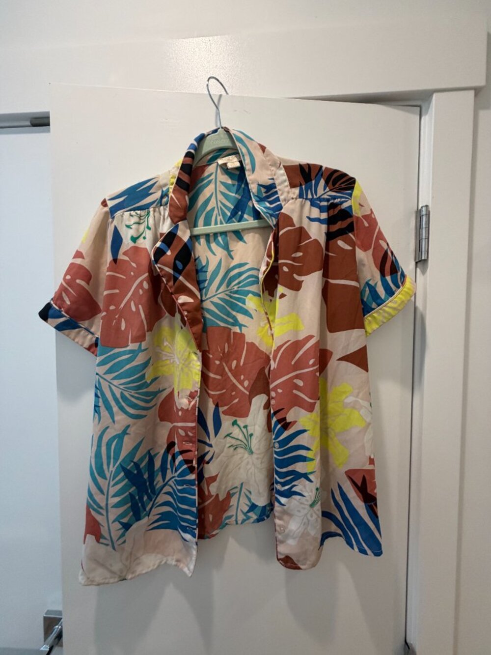 Finn & Grace Tropical Monstera Leaf Print Button Down Shirt Medium